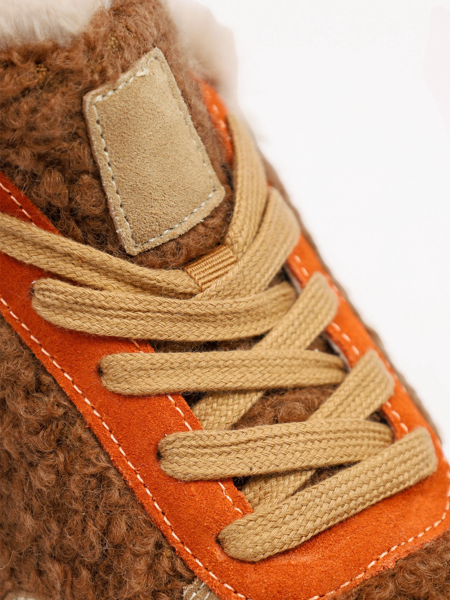 Кроссовки комбинированные с оторочкой мехом